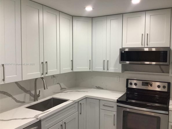 4401 NW 41st St 109, Lauderdale Lakes FL 33319