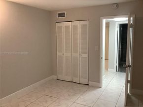 4401 NW 41st St 109, Lauderdale Lakes FL 33319