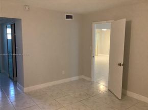 4401 NW 41st St 109, Lauderdale Lakes FL 33319