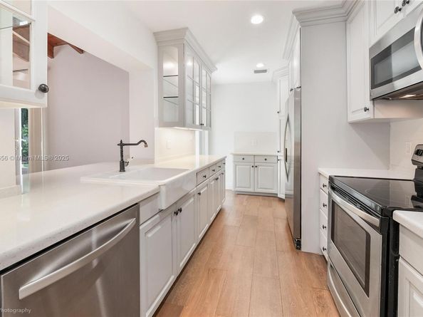 8015 SW 63rd Pl, Miami FL 33143