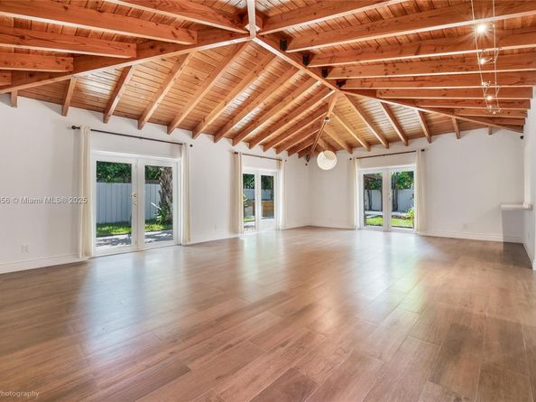 8015 SW 63rd Pl, Miami FL 33143