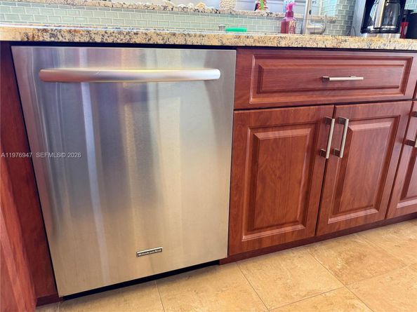 1825 S Ocean Dr 1014, Hallandale Beach FL 33009