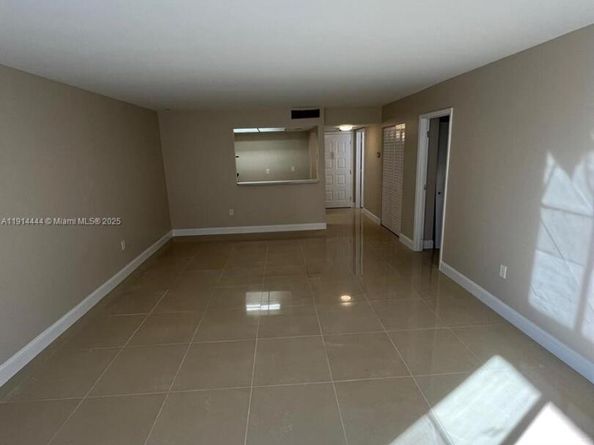 5530 NW 44th St 308C, Lauderhill FL 33319