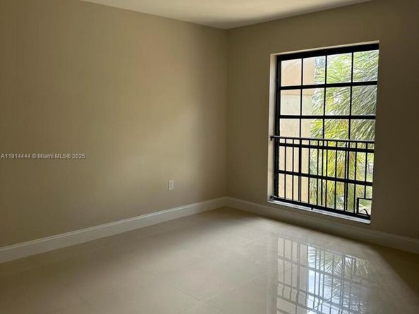 5530 NW 44th St 308C, Lauderhill FL 33319