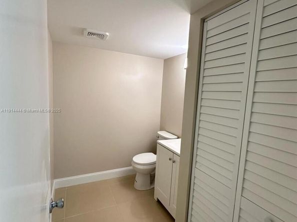 5530 NW 44th St 308C, Lauderhill FL 33319