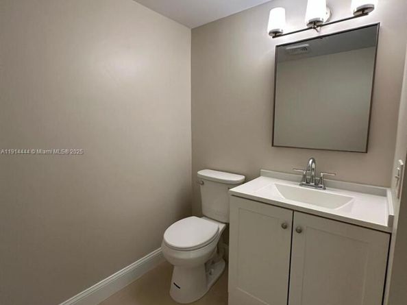 5530 NW 44th St 308C, Lauderhill FL 33319