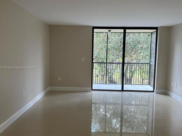 5530 NW 44th St 308C, Lauderhill FL 33319