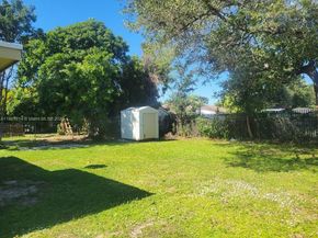 751 NW 96th St, Miami FL 33150