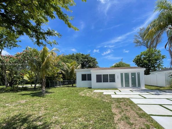 1401 NE 178th St, North Miami Beach FL 33162