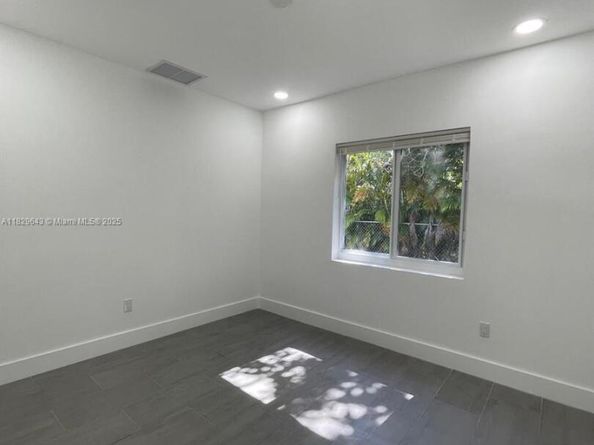 1401 NE 178th St, North Miami Beach FL 33162
