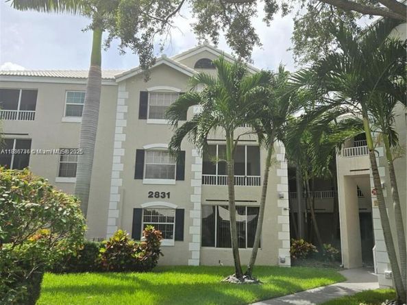 2831 N Oakland Forest Dr 108, Oakland Park FL 33309