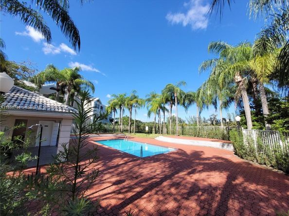 2831 N Oakland Forest Dr 108, Oakland Park FL 33309