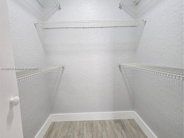 2831 N Oakland Forest Dr 108, Oakland Park FL 33309