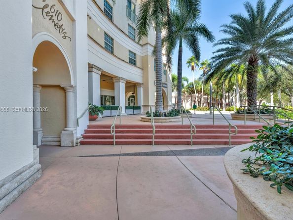 610 Clematis St 406, West Palm Beach FL 33401