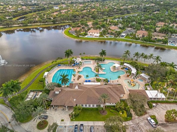 1561 Banyan Way, Weston FL 33327