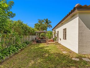 1561 Banyan Way, Weston FL 33327