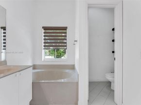1561 Banyan Way, Weston FL 33327