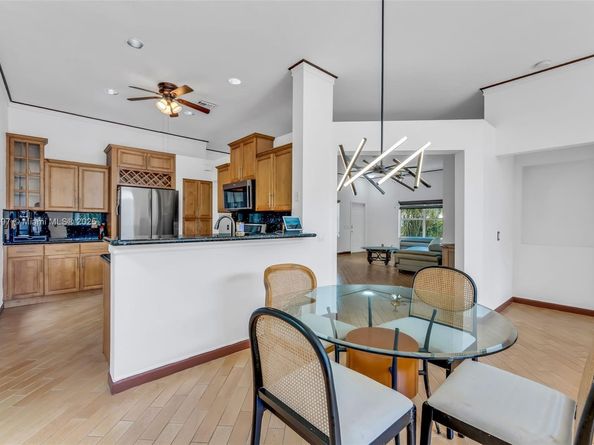1561 Banyan Way, Weston FL 33327