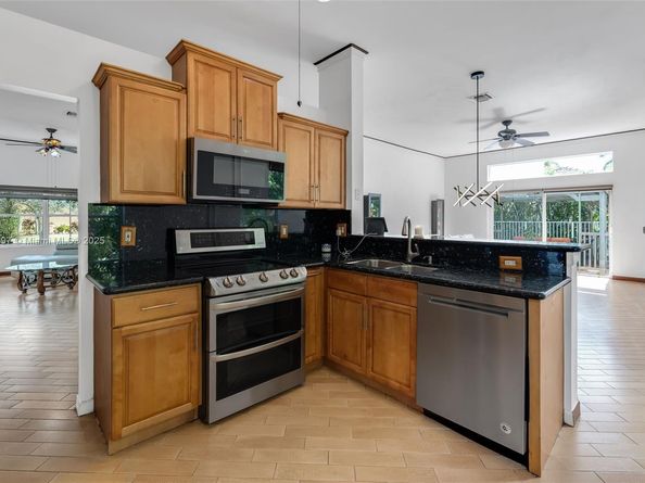 1561 Banyan Way, Weston FL 33327