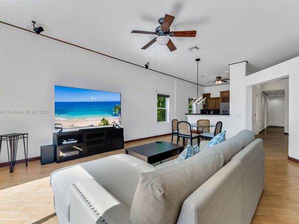 1561 Banyan Way, Weston FL 33327