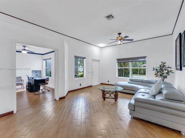 1561 Banyan Way, Weston FL 33327