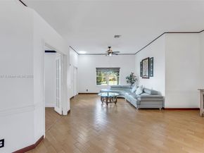 1561 Banyan Way, Weston FL 33327