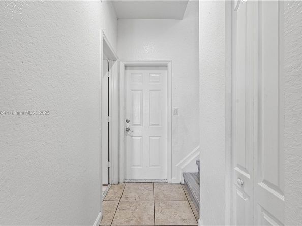 3911 NE 13th Dr, Homestead FL 33033