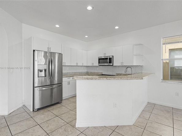 3911 NE 13th Dr, Homestead FL 33033