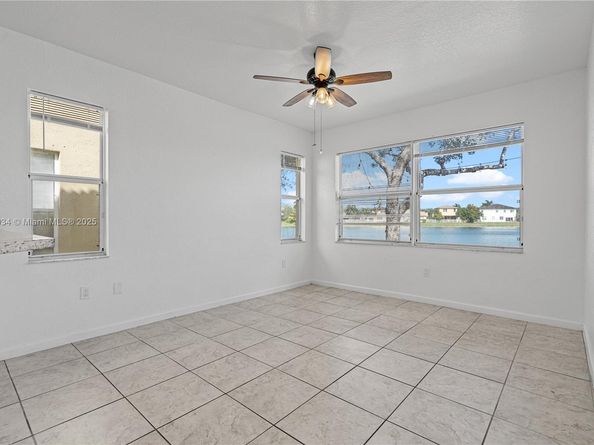 3911 NE 13th Dr, Homestead FL 33033