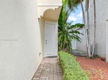 3911 NE 13th Dr