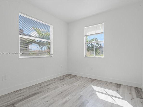 3911 NE 13th Dr, Homestead FL 33033
