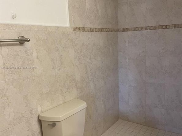 8285 Sunrise Lakes Blvd 202, Sunrise FL 33322