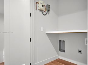 223 NW 51st St, Miami FL 33127