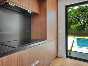 223 NW 51st St, Miami FL 33127