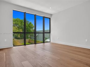 223 NW 51st St, Miami FL 33127