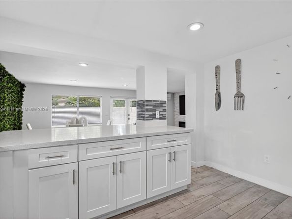 14055 NW 5th Pl, North Miami FL 33168