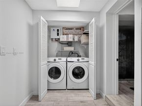 14055 NW 5th Pl, North Miami FL 33168