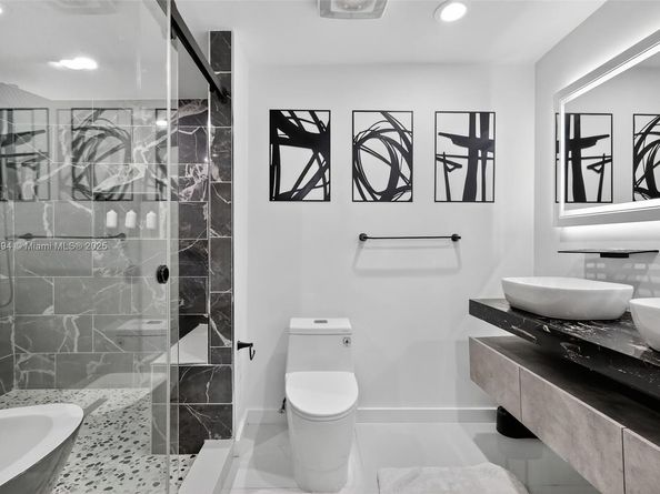 14055 NW 5th Pl, North Miami FL 33168