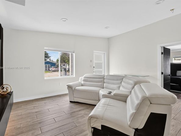 14055 NW 5th Pl, North Miami FL 33168