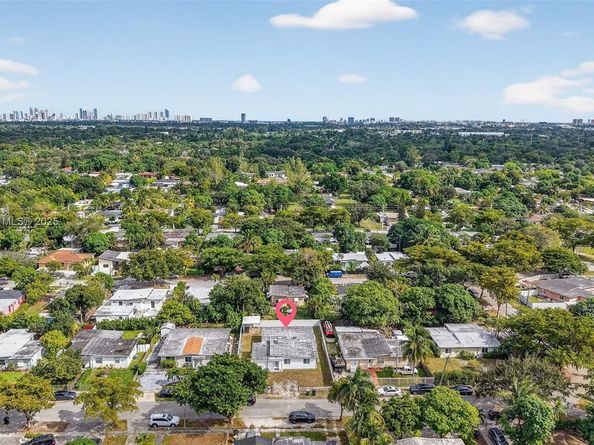 14055 NW 5th Pl, North Miami FL 33168