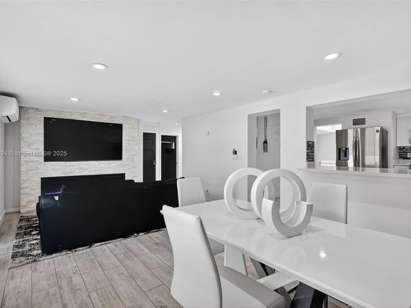 14055 NW 5th Pl, North Miami FL 33168