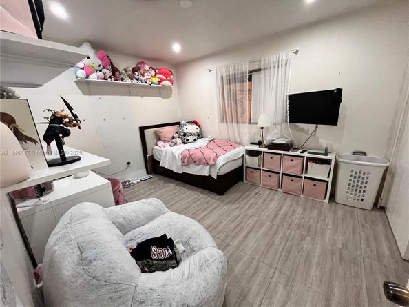 Undisclosed Address #A11846817, Miami FL 33157