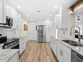 6945 NW 17th St, Margate FL 33063