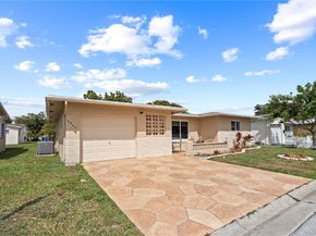 6945 NW 17th St, Margate FL 33063