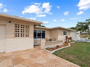 6945 NW 17th St, Margate FL 33063