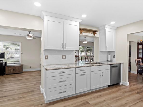 6945 NW 17th St, Margate FL 33063