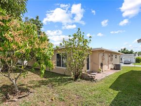 6945 NW 17th St, Margate FL 33063