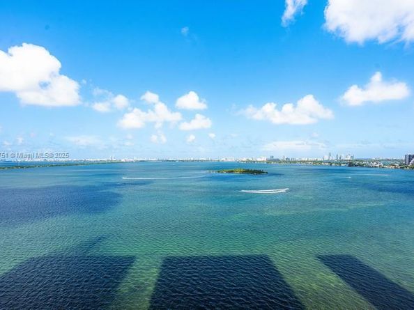 700 NE 24 1703, Miami FL 33137