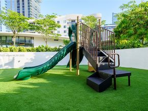 700 NE 24 1703, Miami FL 33137