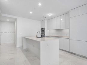 700 NE 24 1703, Miami FL 33137